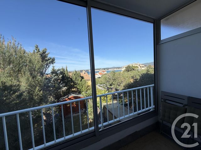 Appartement T2 à louer - 2 pièces - 26.7 m2 - SIX FOURS LES PLAGES - 83 - PROVENCE-ALPES-COTE-D-AZUR - Century 21 Agence Du Bord De Mer