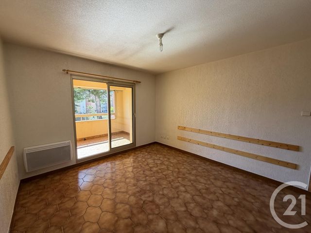 Appartement F1 à louer - 1 pièce - 22.0 m2 - SIX FOURS LES PLAGES - 83 - PROVENCE-ALPES-COTE-D-AZUR - Century 21 Agence Du Bord De Mer