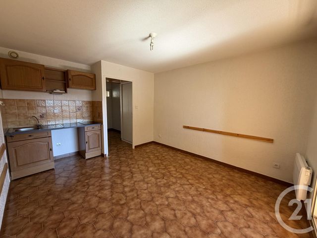 Appartement F1 à louer - 1 pièce - 22.0 m2 - SIX FOURS LES PLAGES - 83 - PROVENCE-ALPES-COTE-D-AZUR - Century 21 Agence Du Bord De Mer