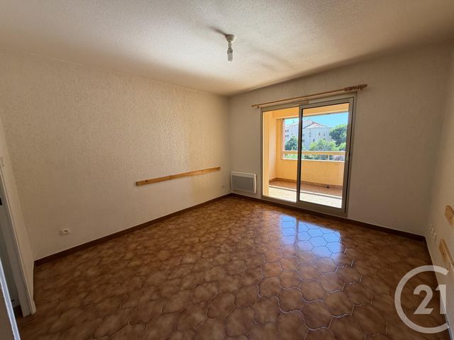 Appartement F1 à louer - 1 pièce - 22.0 m2 - SIX FOURS LES PLAGES - 83 - PROVENCE-ALPES-COTE-D-AZUR - Century 21 Agence Du Bord De Mer