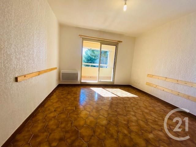 Appartement F1 à louer - 1 pièce - 22.0 m2 - SIX FOURS LES PLAGES - 83 - PROVENCE-ALPES-COTE-D-AZUR - Century 21 Agence Du Bord De Mer