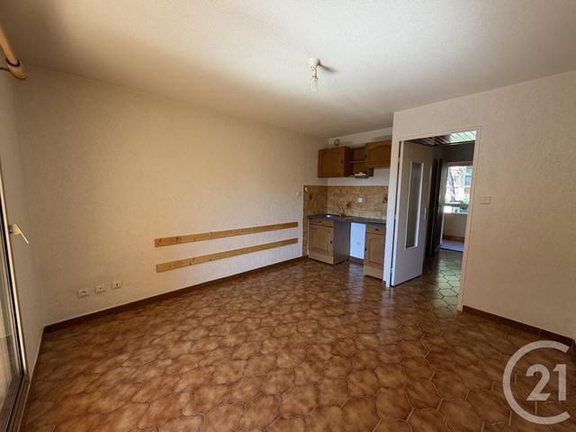 Appartement F1 à louer - 1 pièce - 22.0 m2 - SIX FOURS LES PLAGES - 83 - PROVENCE-ALPES-COTE-D-AZUR - Century 21 Agence Du Bord De Mer