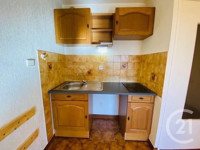 Appartement F1 à louer - 1 pièce - 22.0 m2 - SIX FOURS LES PLAGES - 83 - PROVENCE-ALPES-COTE-D-AZUR - Century 21 Agence Du Bord De Mer