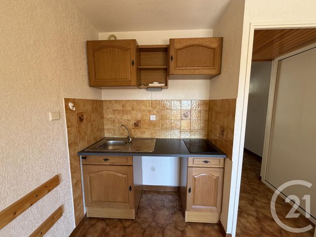 Appartement F1 à louer - 1 pièce - 22.0 m2 - SIX FOURS LES PLAGES - 83 - PROVENCE-ALPES-COTE-D-AZUR - Century 21 Agence Du Bord De Mer