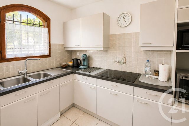 Appartement F3 à vendre - 3 pièces - 52.9 m2 - SIX FOURS LES PLAGES - 83 - PROVENCE-ALPES-COTE-D-AZUR - Century 21 Agence Du Bord De Mer