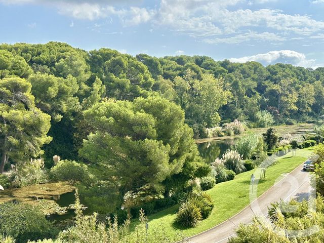 Appartement T3 à vendre - 3 pièces - 40.75 m2 - SIX FOURS LES PLAGES - 83 - PROVENCE-ALPES-COTE-D-AZUR - Century 21 Agence Du Bord De Mer