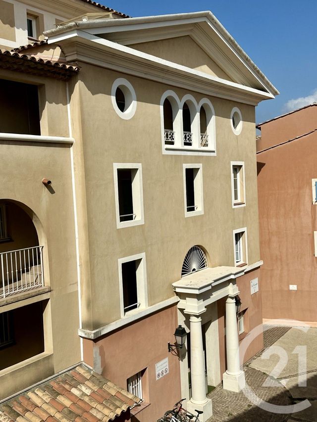 Appartement T3 à vendre - 3 pièces - 40.75 m2 - SIX FOURS LES PLAGES - 83 - PROVENCE-ALPES-COTE-D-AZUR - Century 21 Agence Du Bord De Mer