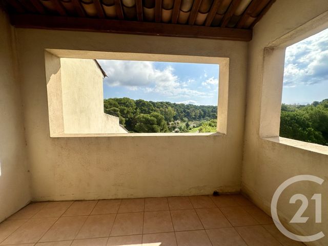 Appartement T3 à vendre - 3 pièces - 40.75 m2 - SIX FOURS LES PLAGES - 83 - PROVENCE-ALPES-COTE-D-AZUR - Century 21 Agence Du Bord De Mer