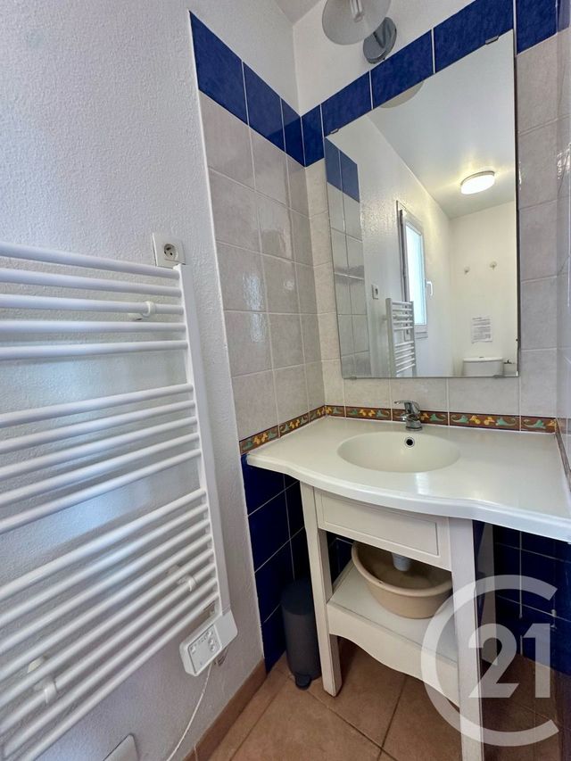 Appartement T3 à vendre - 3 pièces - 40.75 m2 - SIX FOURS LES PLAGES - 83 - PROVENCE-ALPES-COTE-D-AZUR - Century 21 Agence Du Bord De Mer