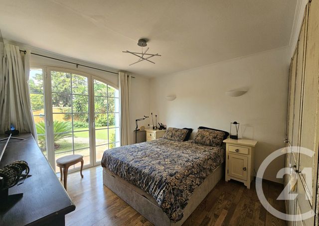 maison à vendre - 5 pièces - 137.77 m2 - SIX FOURS LES PLAGES - 83 - PROVENCE-ALPES-COTE-D-AZUR - Century 21 Agence Du Bord De Mer