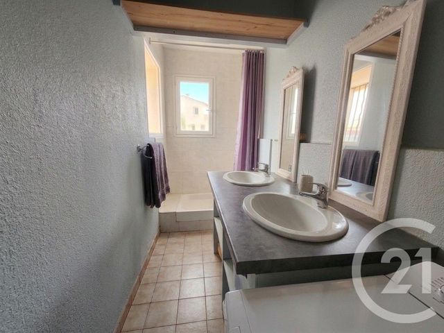 Appartement à vendre - 2 pièces - 34.4 m2 - SIX FOURS LES PLAGES - 83 - PROVENCE-ALPES-COTE-D-AZUR - Century 21 Agence Du Bord De Mer