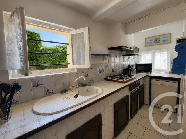 Appartement à vendre - 2 pièces - 34.4 m2 - SIX FOURS LES PLAGES - 83 - PROVENCE-ALPES-COTE-D-AZUR - Century 21 Agence Du Bord De Mer