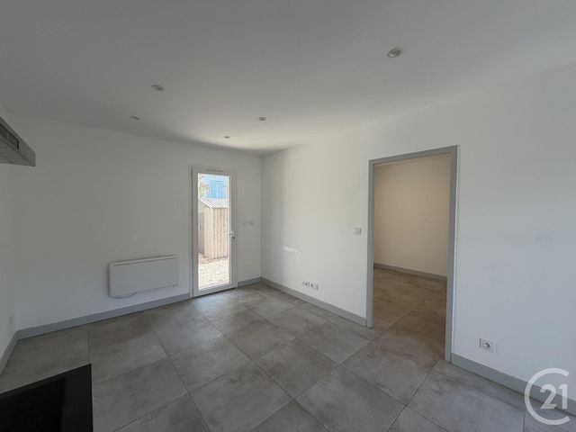 Appartement T2 à louer - 2 pièces - 31.35 m2 - LA SEYNE SUR MER - 83 - PROVENCE-ALPES-COTE-D-AZUR - Century 21 Agence Du Bord De Mer