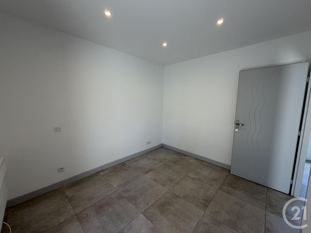 Appartement T2 à louer - 2 pièces - 31.35 m2 - LA SEYNE SUR MER - 83 - PROVENCE-ALPES-COTE-D-AZUR - Century 21 Agence Du Bord De Mer