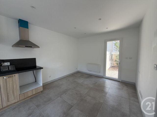 Appartement T2 à louer - 2 pièces - 31.35 m2 - LA SEYNE SUR MER - 83 - PROVENCE-ALPES-COTE-D-AZUR - Century 21 Agence Du Bord De Mer
