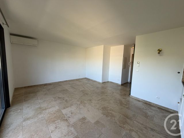 Appartement Studio à louer - 1 pièce - 28.98 m2 - SIX FOURS LES PLAGES - 83 - PROVENCE-ALPES-COTE-D-AZUR - Century 21 Agence Du Bord De Mer