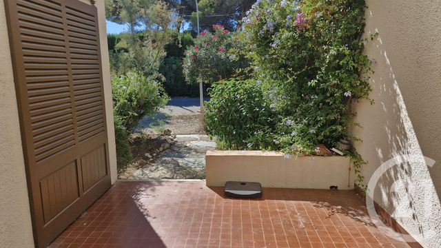 maison à vendre - 2 pièces - 34.0 m2 - SIX FOURS LES PLAGES - 83 - PROVENCE-ALPES-COTE-D-AZUR - Century 21 Agence Du Bord De Mer
