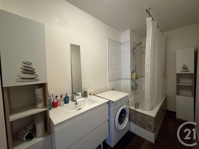 Appartement T4 à louer - 4 pièces - 76.29 m2 - LA SEYNE SUR MER - 83 - PROVENCE-ALPES-COTE-D-AZUR - Century 21 Agence Du Bord De Mer