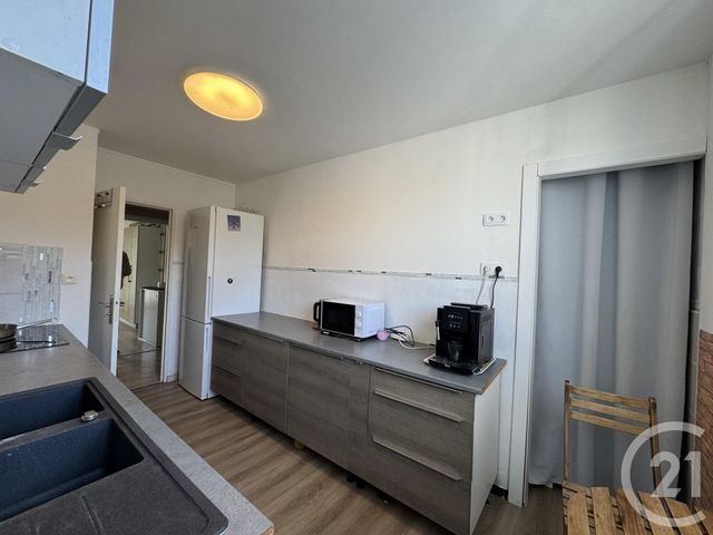 Appartement T4 à louer - 4 pièces - 76.29 m2 - LA SEYNE SUR MER - 83 - PROVENCE-ALPES-COTE-D-AZUR - Century 21 Agence Du Bord De Mer