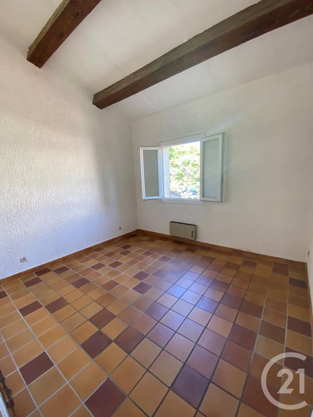 Appartement à louer - 2 pièces - 45.4 m2 - SIX FOURS LES PLAGES - 83 - PROVENCE-ALPES-COTE-D-AZUR - Century 21 Agence Du Bord De Mer