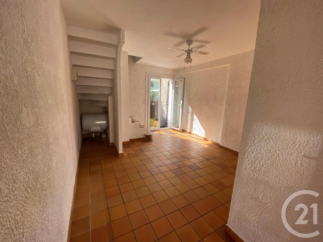 Appartement à louer - 2 pièces - 45.4 m2 - SIX FOURS LES PLAGES - 83 - PROVENCE-ALPES-COTE-D-AZUR - Century 21 Agence Du Bord De Mer