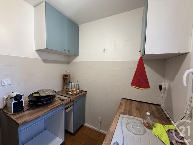 Appartement à louer - 2 pièces - 45.4 m2 - SIX FOURS LES PLAGES - 83 - PROVENCE-ALPES-COTE-D-AZUR - Century 21 Agence Du Bord De Mer