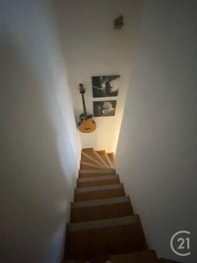 Appartement à louer - 2 pièces - 45.4 m2 - SIX FOURS LES PLAGES - 83 - PROVENCE-ALPES-COTE-D-AZUR - Century 21 Agence Du Bord De Mer