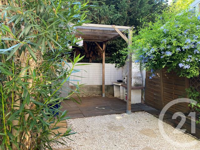 Appartement à louer - 2 pièces - 45.4 m2 - SIX FOURS LES PLAGES - 83 - PROVENCE-ALPES-COTE-D-AZUR - Century 21 Agence Du Bord De Mer