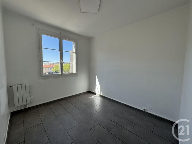 Appartement T3 à louer - 3 pièces - 71.01 m2 - LA SEYNE SUR MER - 83 - PROVENCE-ALPES-COTE-D-AZUR - Century 21 Agence Du Bord De Mer