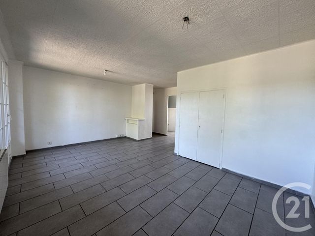 Appartement T3 à louer - 3 pièces - 71.01 m2 - LA SEYNE SUR MER - 83 - PROVENCE-ALPES-COTE-D-AZUR - Century 21 Agence Du Bord De Mer