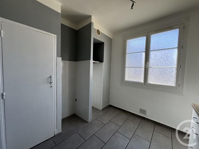 Appartement T3 à louer - 3 pièces - 71.01 m2 - LA SEYNE SUR MER - 83 - PROVENCE-ALPES-COTE-D-AZUR - Century 21 Agence Du Bord De Mer