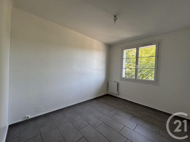Appartement T3 à louer - 3 pièces - 71.01 m2 - LA SEYNE SUR MER - 83 - PROVENCE-ALPES-COTE-D-AZUR - Century 21 Agence Du Bord De Mer