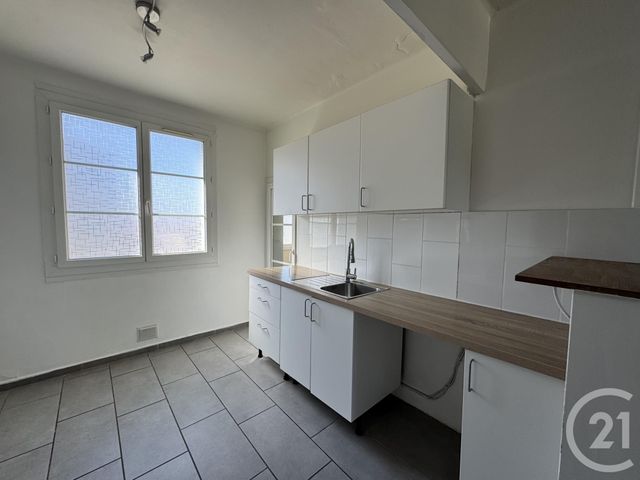 Appartement T3 à louer - 3 pièces - 71.01 m2 - LA SEYNE SUR MER - 83 - PROVENCE-ALPES-COTE-D-AZUR - Century 21 Agence Du Bord De Mer