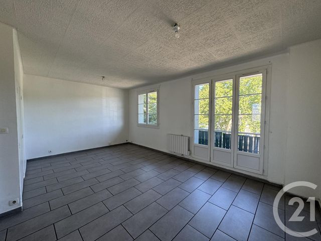 Appartement T3 à louer - 3 pièces - 71.01 m2 - LA SEYNE SUR MER - 83 - PROVENCE-ALPES-COTE-D-AZUR - Century 21 Agence Du Bord De Mer