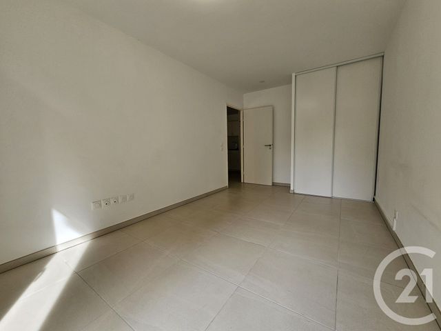 Appartement T2 à vendre - 2 pièces - 41.31 m2 - SIX FOURS LES PLAGES - 83 - PROVENCE-ALPES-COTE-D-AZUR - Century 21 Agence Du Bord De Mer