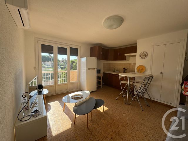 Appartement T2 à louer - 2 pièces - 32.89 m2 - SIX FOURS LES PLAGES - 83 - PROVENCE-ALPES-COTE-D-AZUR - Century 21 Agence Du Bord De Mer