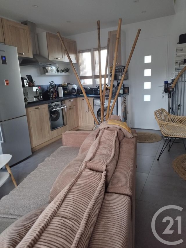 Appartement T2 à louer - 2 pièces - 30.65 m2 - LA SEYNE SUR MER - 83 - PROVENCE-ALPES-COTE-D-AZUR - Century 21 Agence Du Bord De Mer